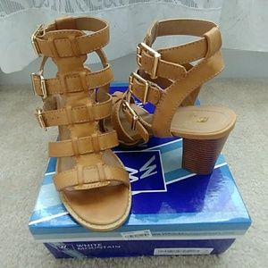 ON SALE! 💫 White Mountain Brown Block Sandal/Heel💃👠